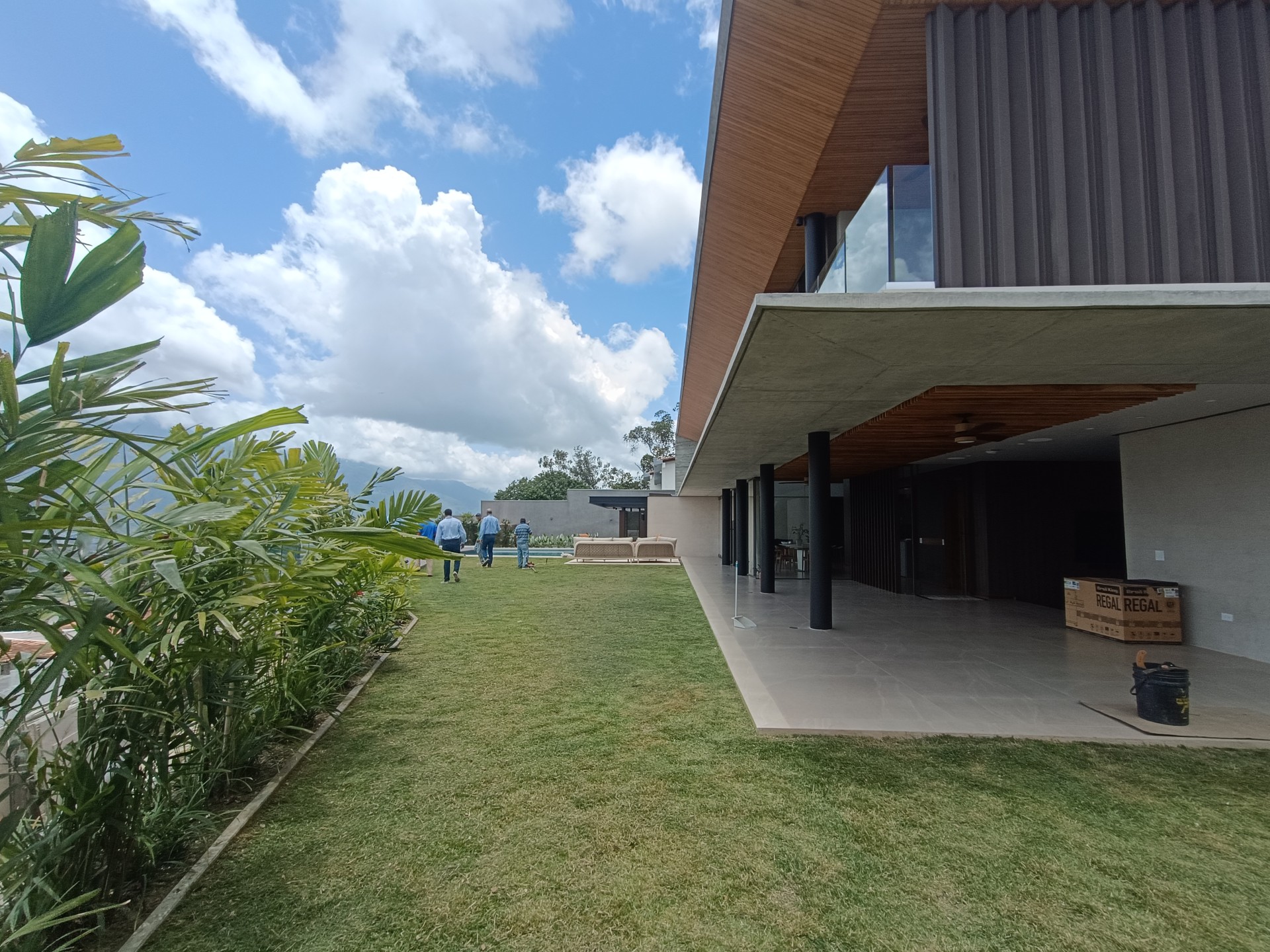 Obra entregada con acabados completos